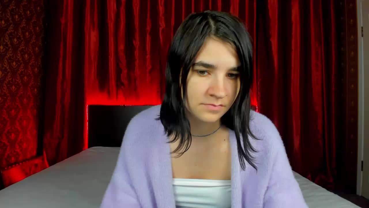 Polly-Love Cam Model Chat October 13, 2025