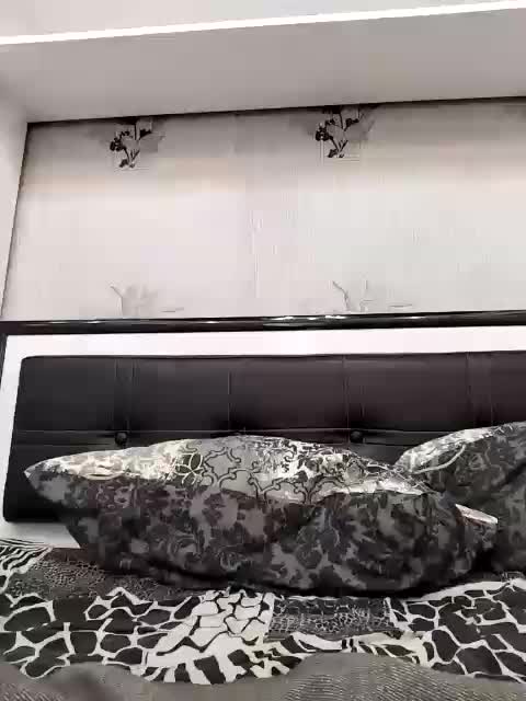 Lona-S Cam Model Chat October 13, 2025