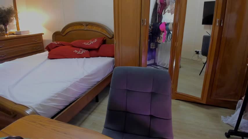 Liana1 Cam Model Chat October 13, 2025