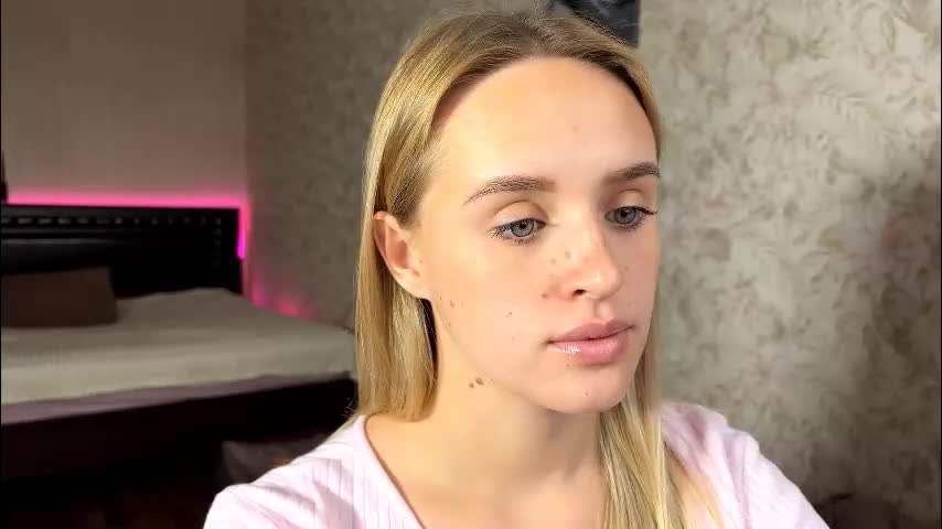 hermiladziekan_2025-10-13_12-42-59_799 Cam Model Chat October 13, 2025