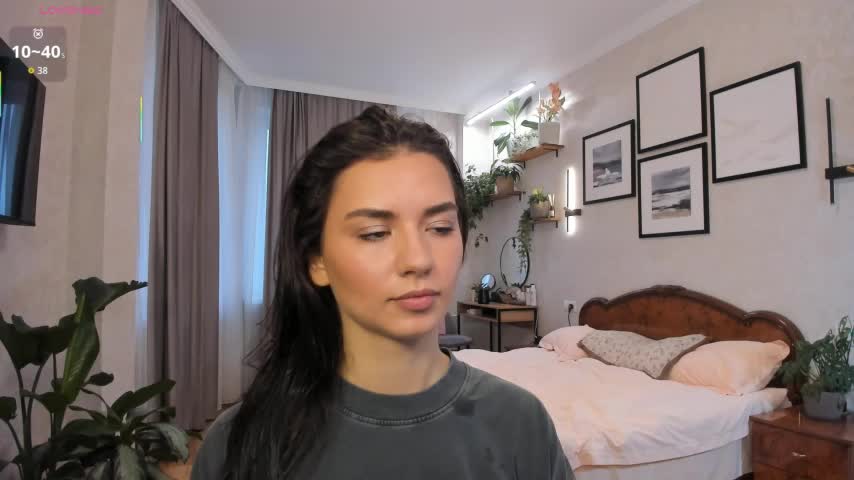NicoleLuv Cam Model Chat October 13, 2025