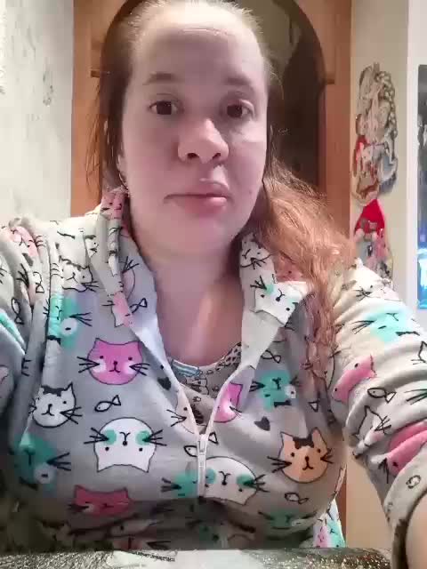 catsloveqq Cam Model Chat October 13, 2025