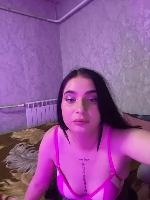 Aliska22 Cam Model Chat October 13, 2025