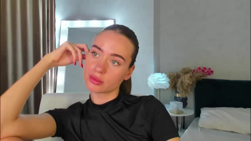 ameli_povilainn Cam Model Chat October 13, 2025