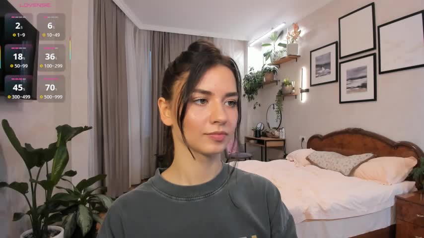 NicoleLuv Cam Model Chat October 13, 2025