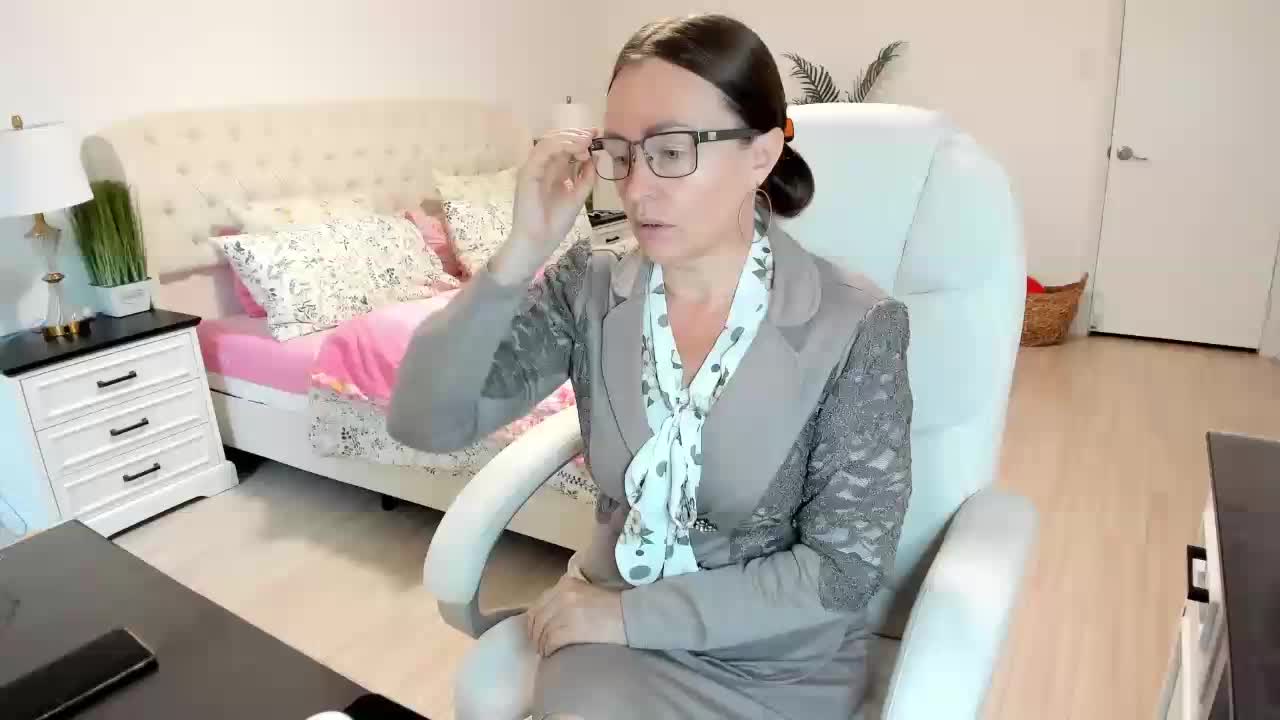 -Michelle- Cam Model Chat October 13, 2025