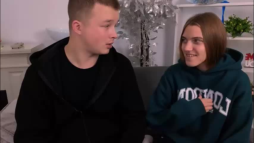 ollistiw Cam Model Chat October 14, 2025