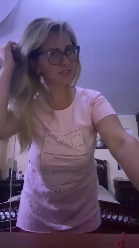 Elegant00Girl Cam Model Chat October 14, 2025