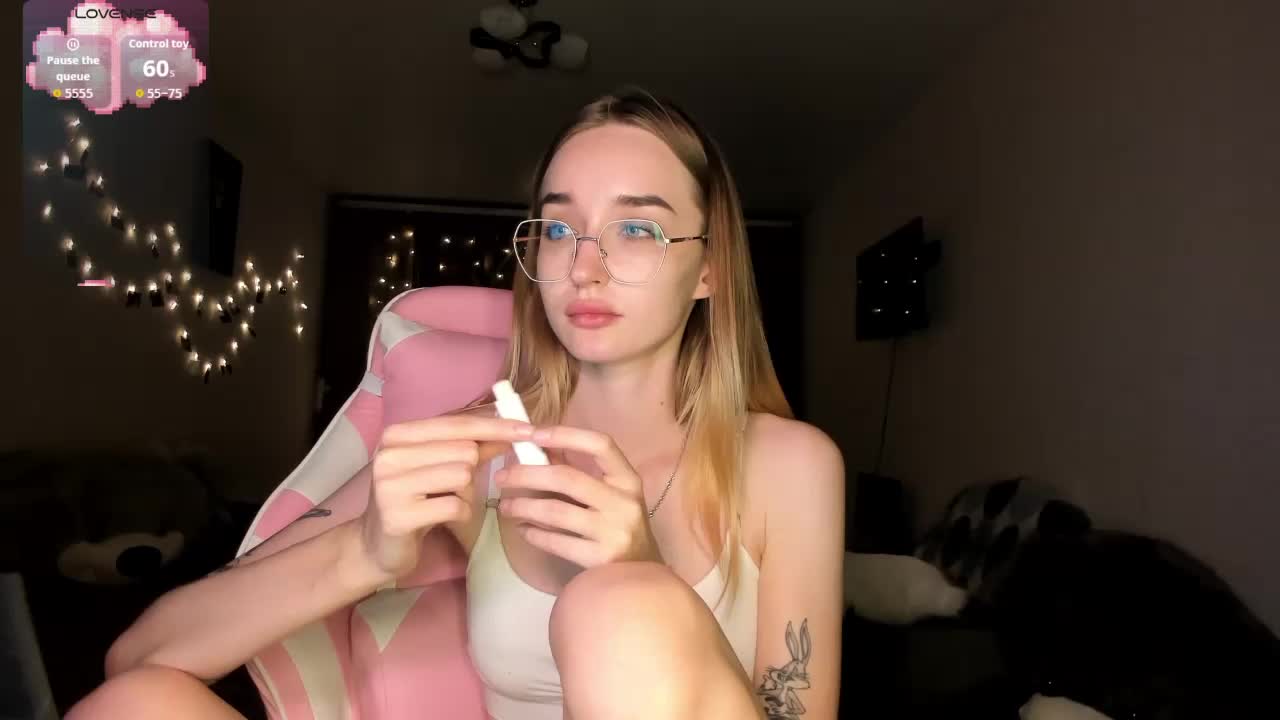 Polikinesis Cam Model Chat October 14, 2025