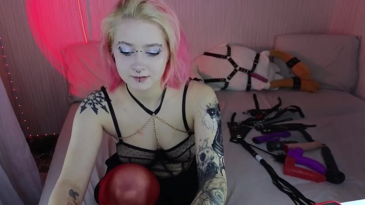 DARKIRIS Cam Model Chat October 14, 2025