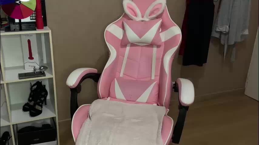 lucie_hot Cam Model Chat October 14, 2025