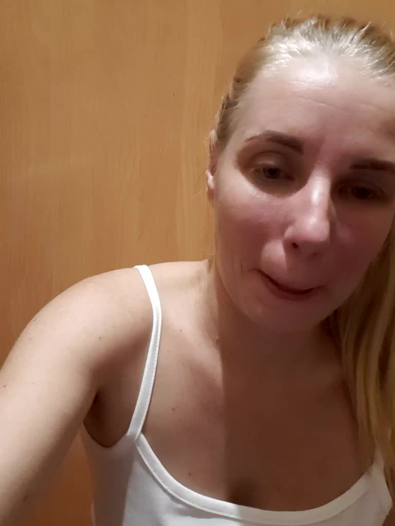 -nelya- Cam Model Chat October 14, 2025