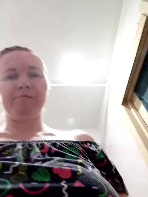 Elena565-1 Cam Model Chat October 14, 2025