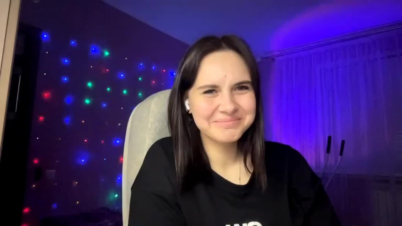 CANDY-LIPS-GIRL Cam Model Chat October 14, 2025