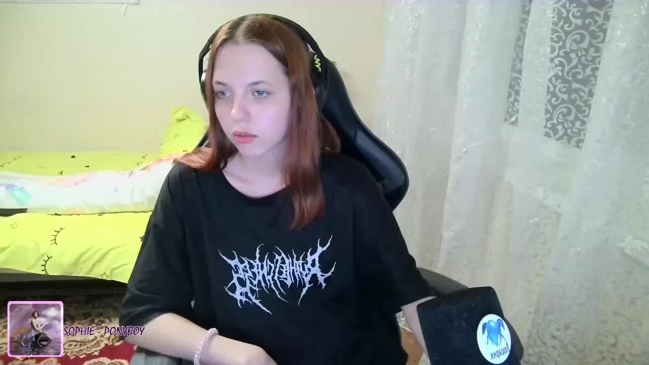 -CherryPie- Cam Model Chat October 14, 2025