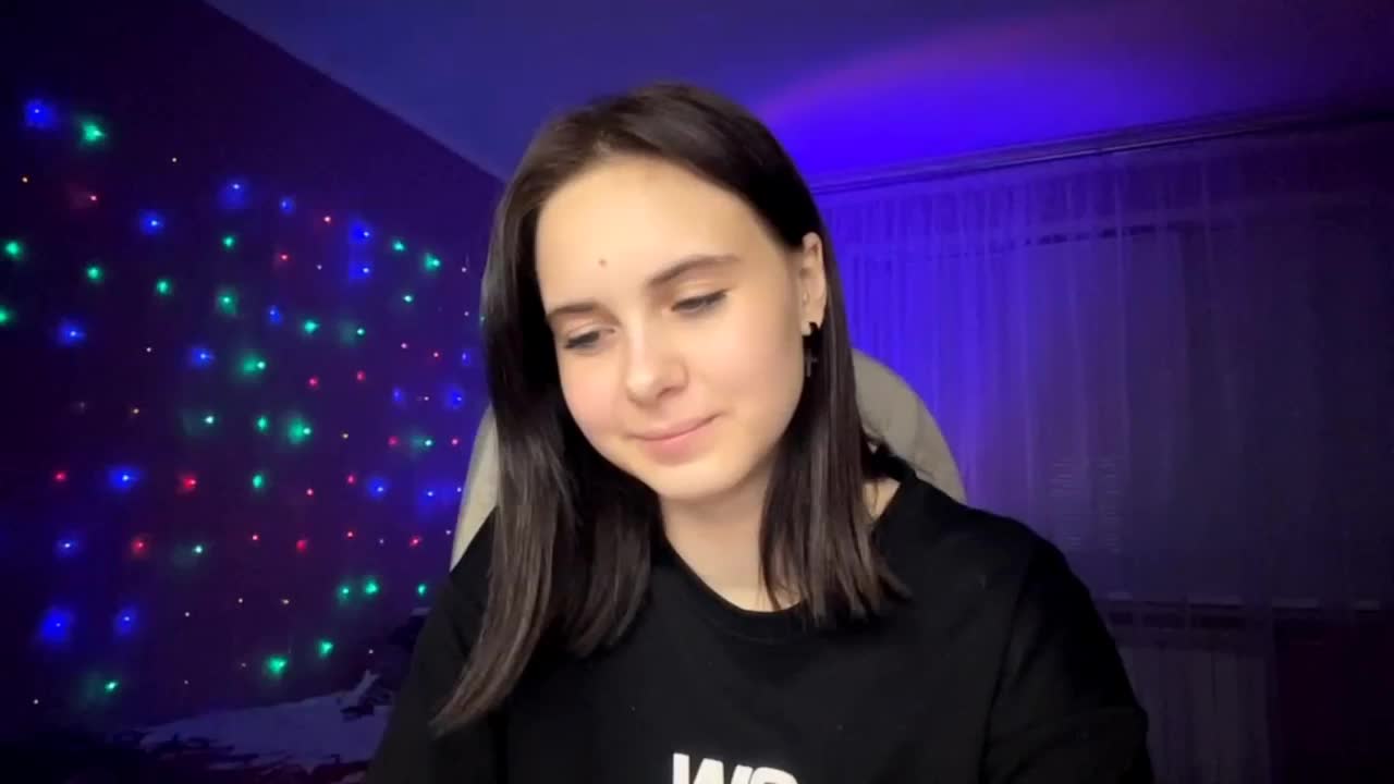 CANDY-LIPS-GIRL Cam Model Chat October 14, 2025