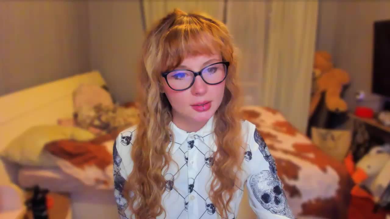 konopushka Cam Model Chat October 14, 2025