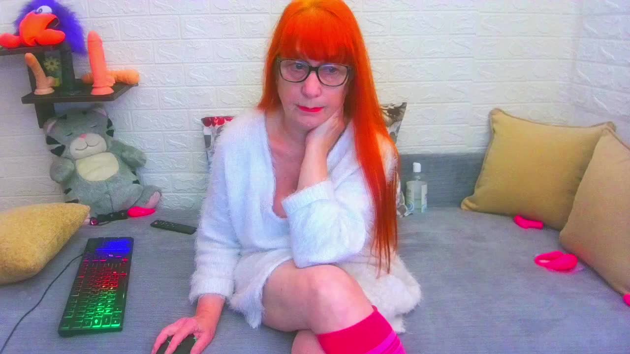 FoxyMature Cam Model Chat October 14, 2025