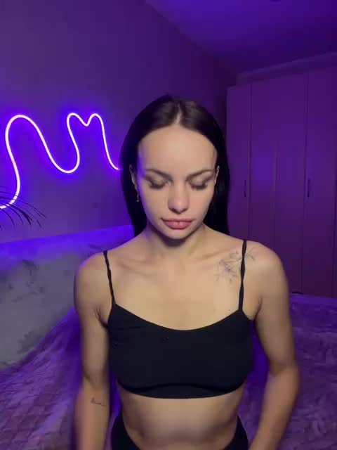 Klubnika13 Cam Model Chat October 14, 2025