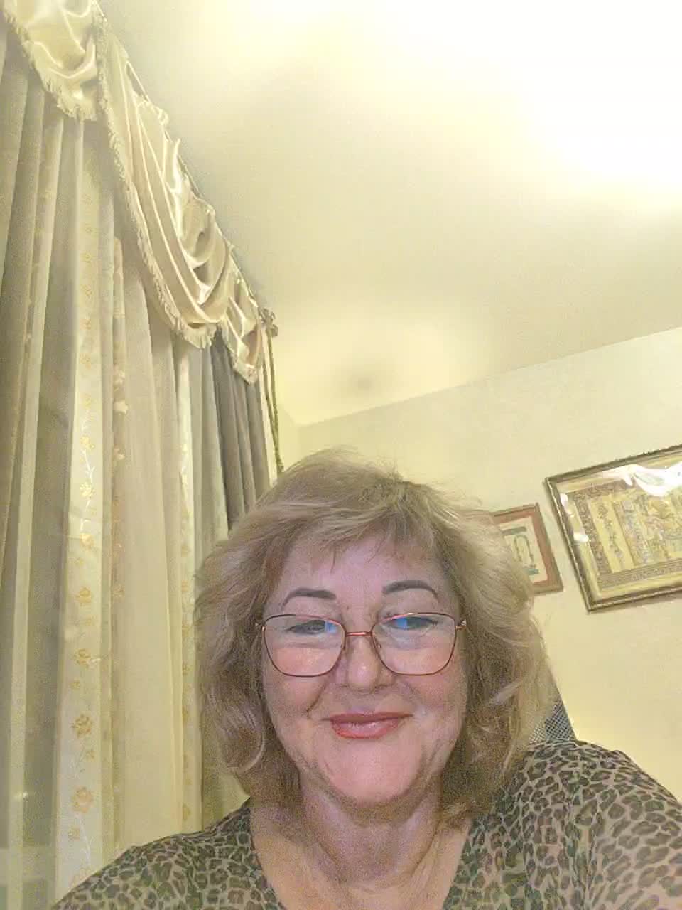 KarinkaSweet Cam Model Chat October 14, 2025