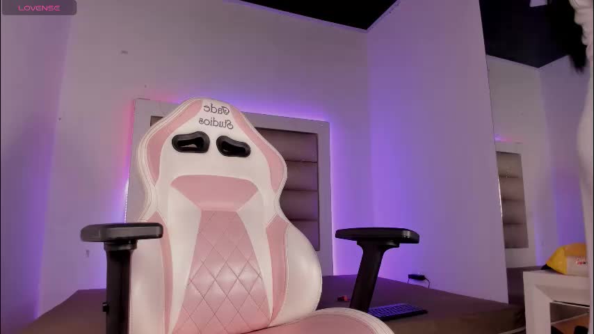 ashley_js Cam Model Chat October 14, 2025