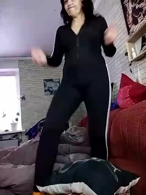 Lina-a-13 Cam Model Chat October 14, 2025