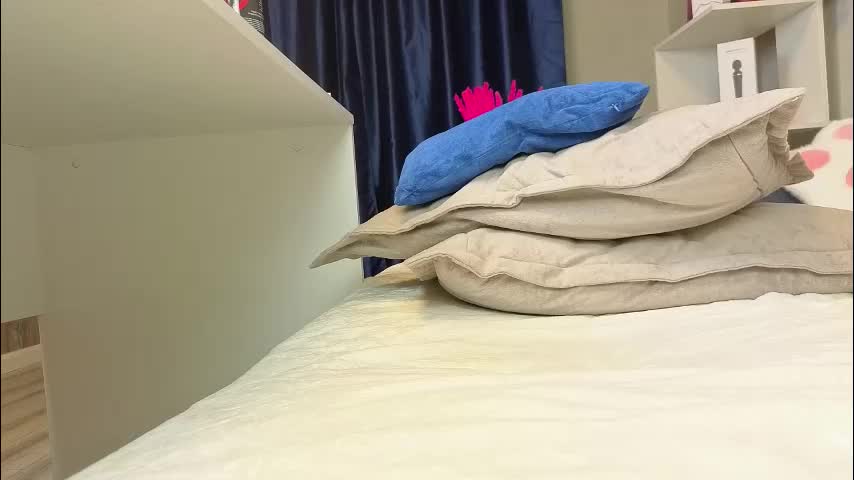 kikiolovely Cam Model Chat October 14, 2025