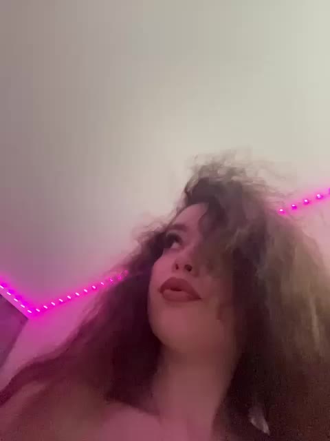 YourLadyyy Cam Model Chat October 14, 2025