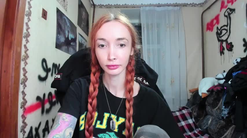 Roxy_Silver Cam Model Chat October 14, 2025