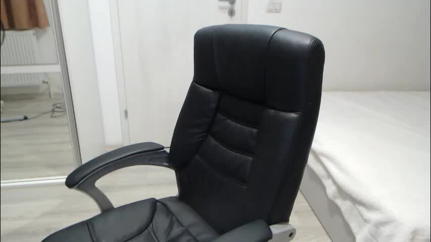 blue_eyes96 Cam Model Chat October 14, 2025