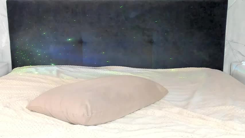 Eva_Merlin3 Cam Model Chat October 14, 2025