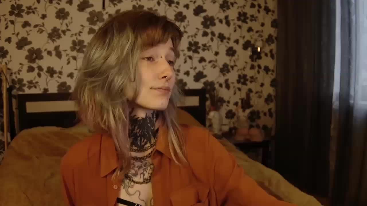 LittleSpaceMouse- Cam Model Chat October 14, 2025