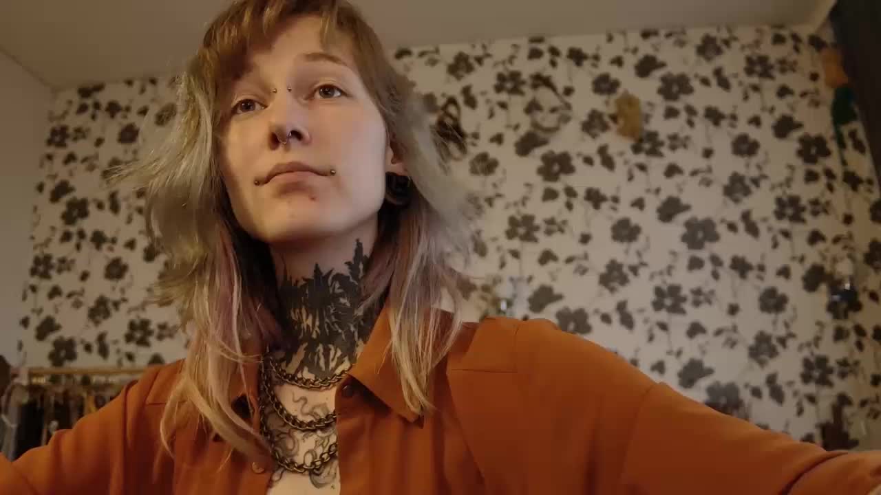 LittleSpaceMouse- Cam Model Chat October 14, 2025