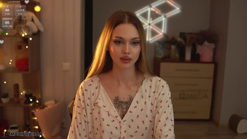 ManiFreyja Cam Model Chat October 14, 2025