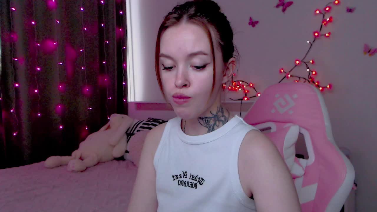 NaughtyMable Cam Model Chat October 14, 2025