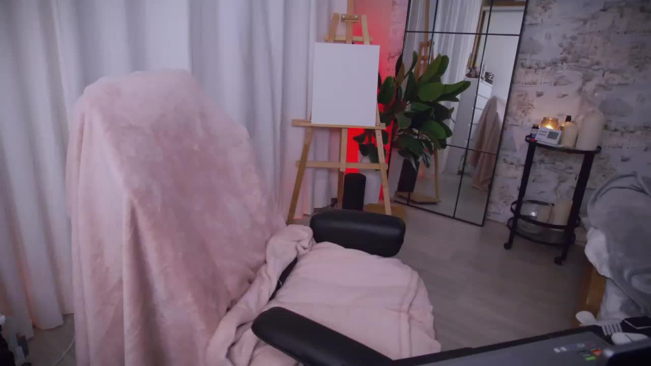 LOVEIS- Cam Model Chat October 14, 2025