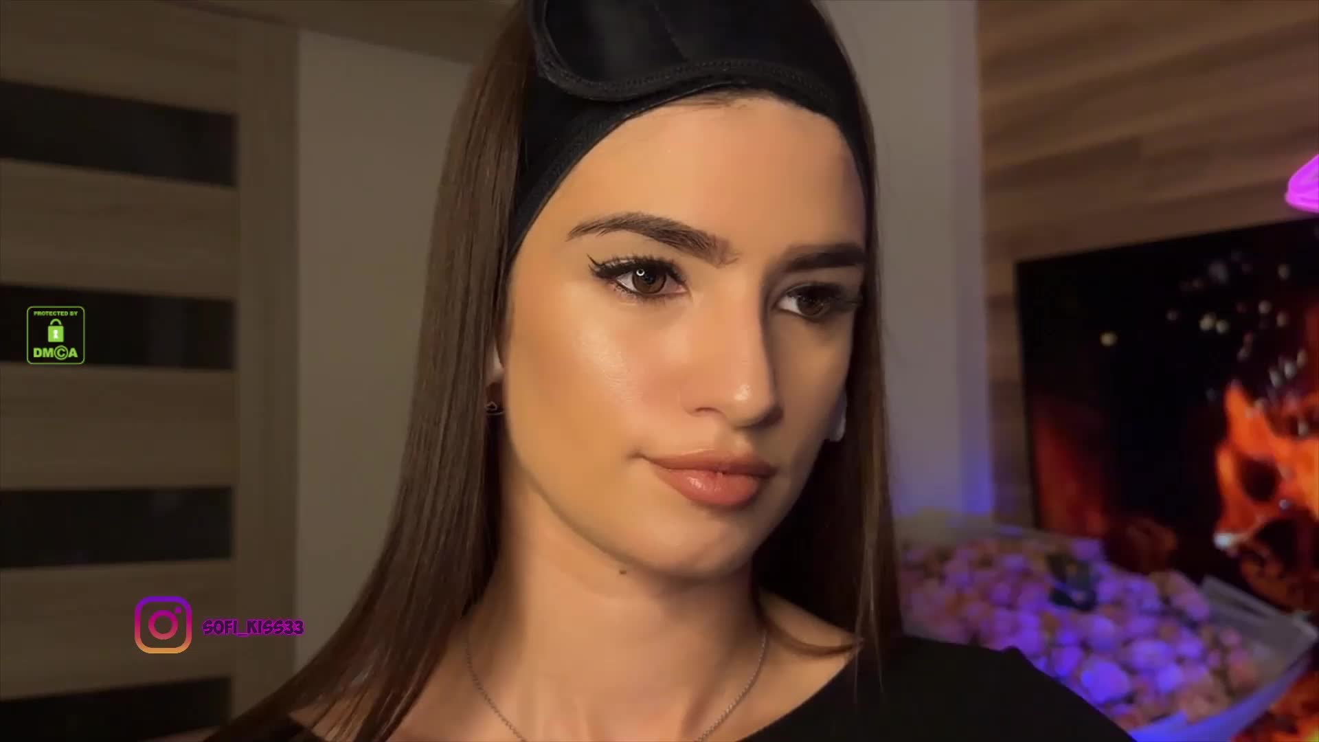 Sofi-Mi Cam Model Chat October 14, 2025