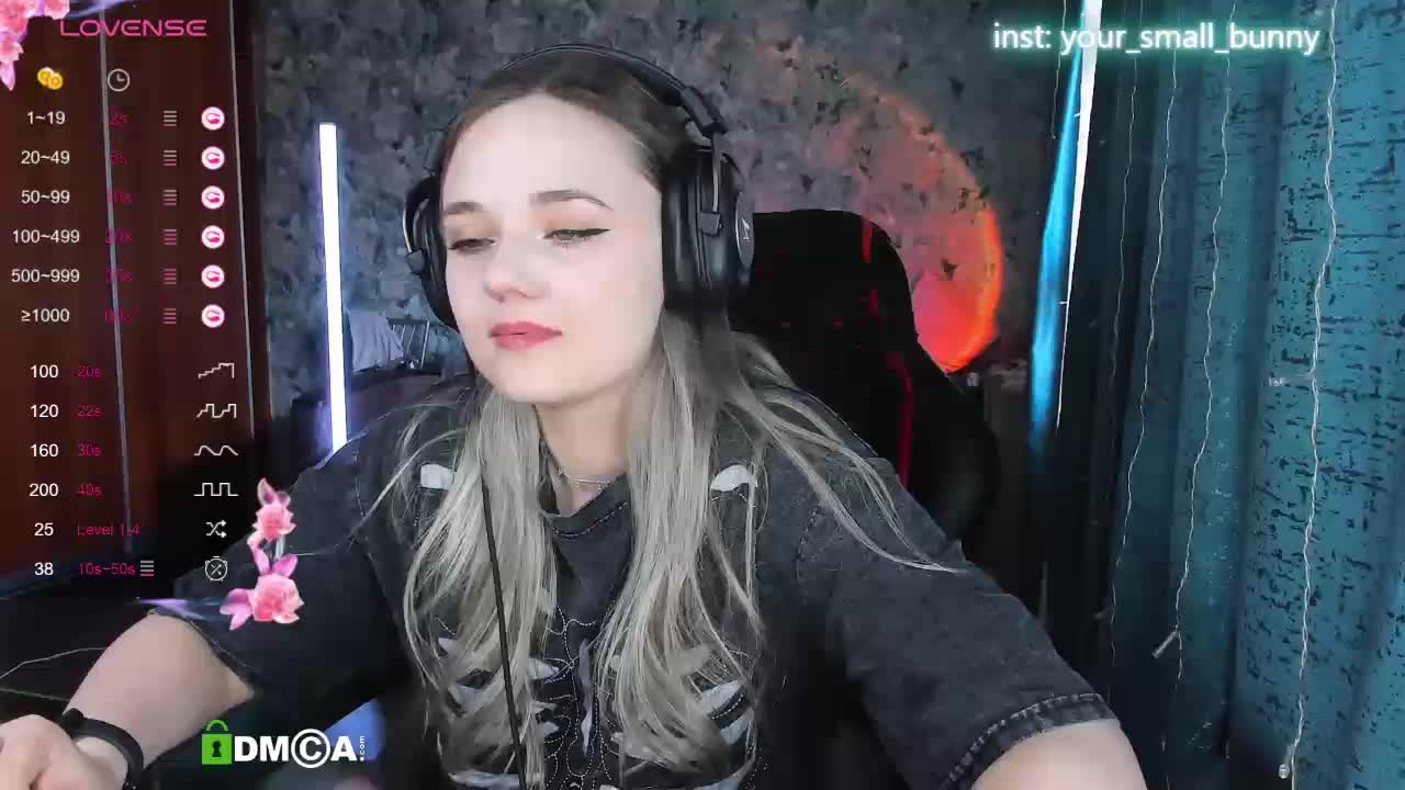 your-small-bunny Cam Model Chat October 14, 2025