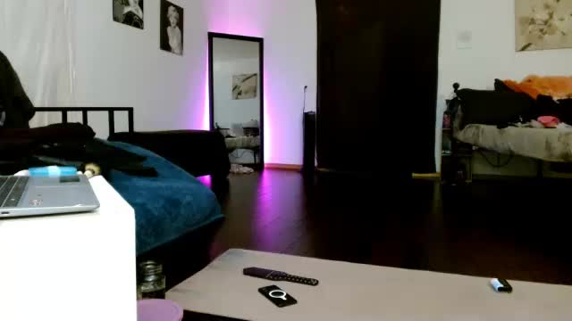 bombshellbaeby Cam Model Chat October 14, 2025