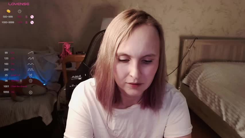 Agatha_Mott Cam Model Chat October 14, 2025