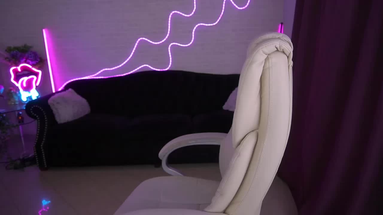 AmellyWhite Cam Model Chat October 14, 2025