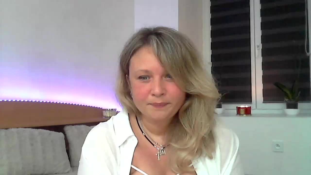 NERVOMOTINA Cam Model Chat October 14, 2025