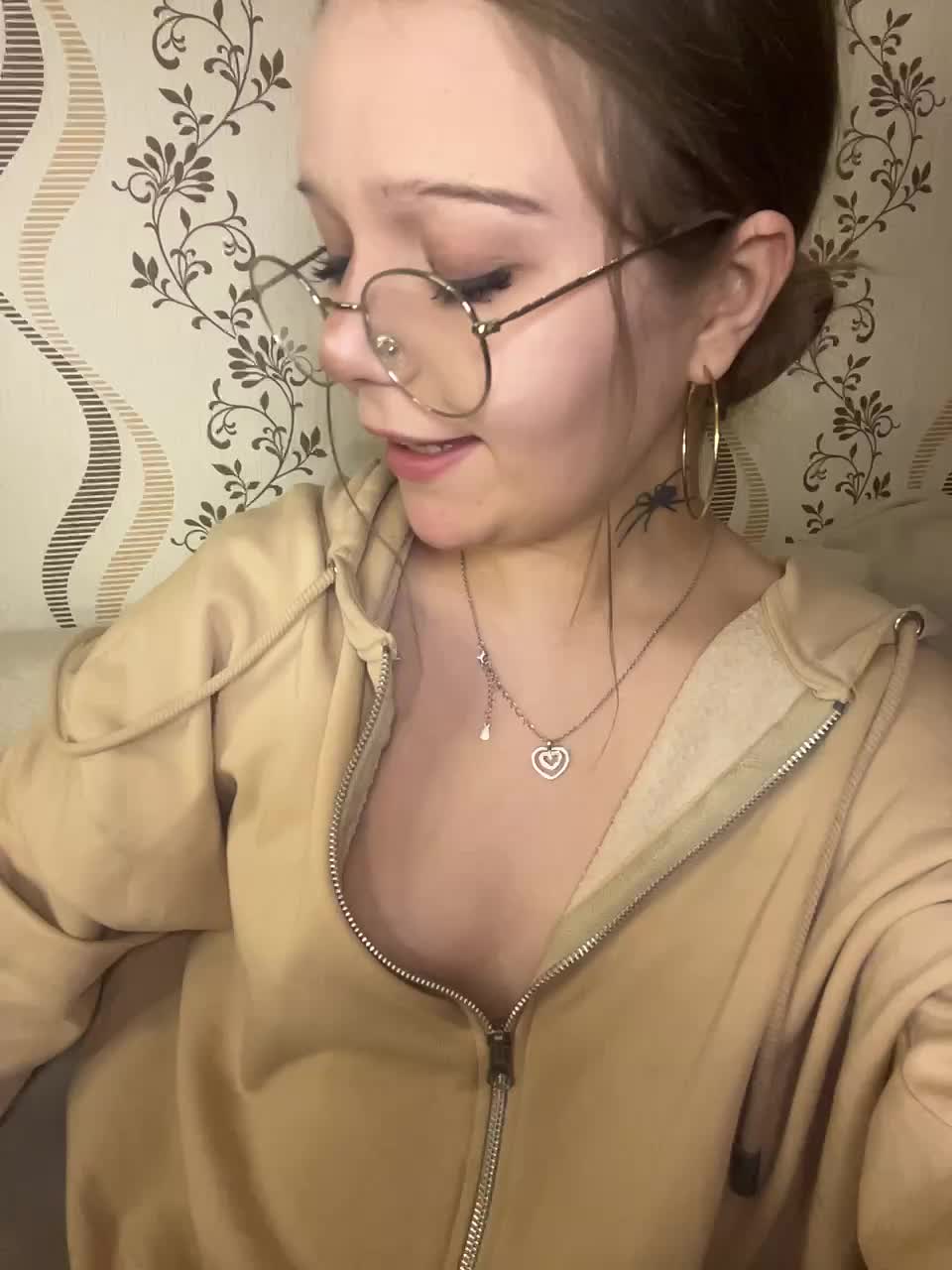 MelMooon Cam Model Chat October 14, 2025