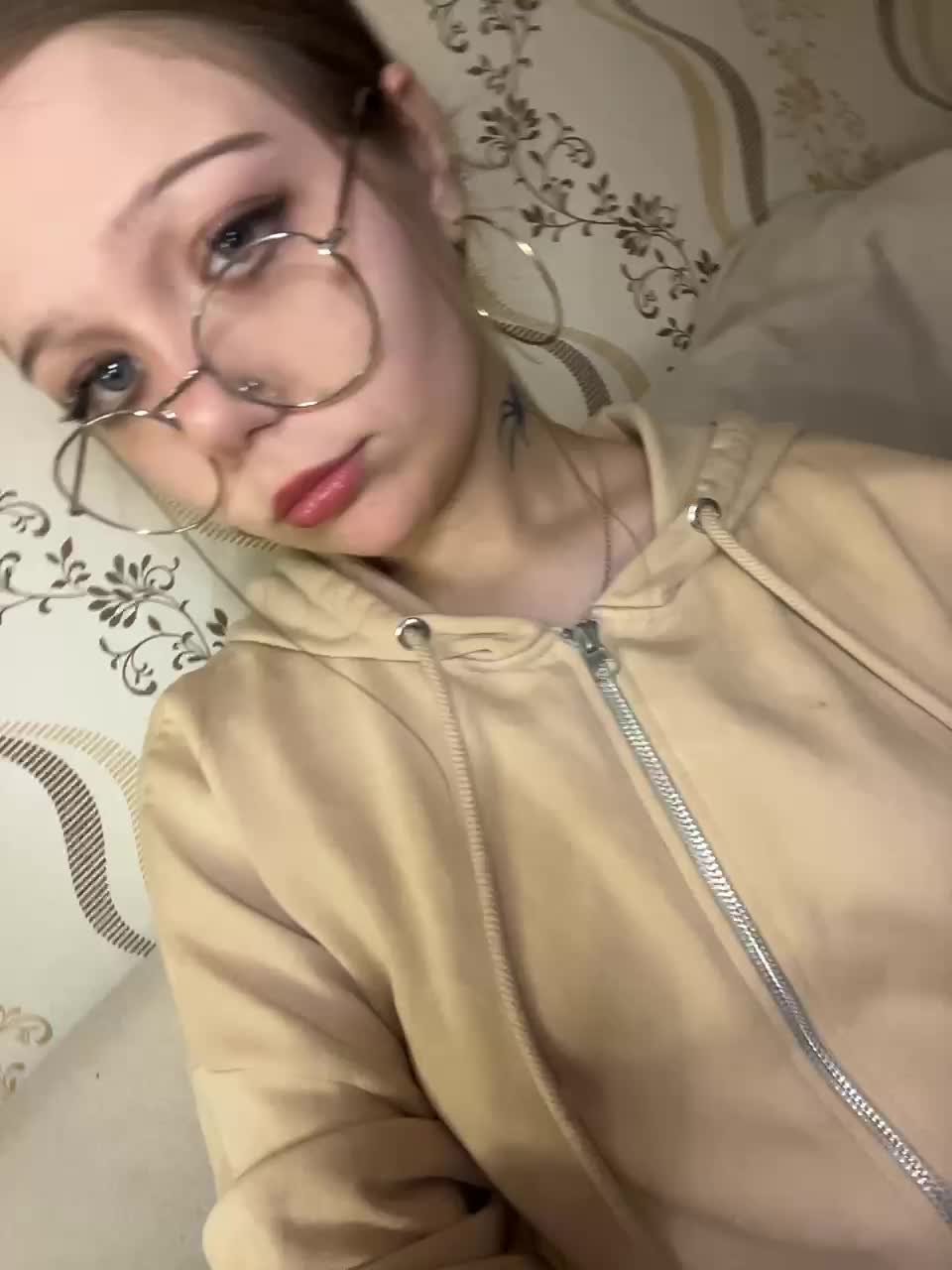 MelMooon Cam Model Chat October 14, 2025