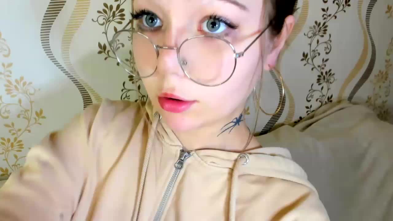 MelMooon Cam Model Chat October 14, 2025