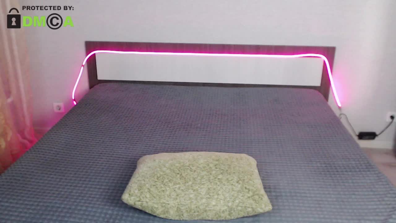 RonnieMilles Cam Model Chat October 14, 2025