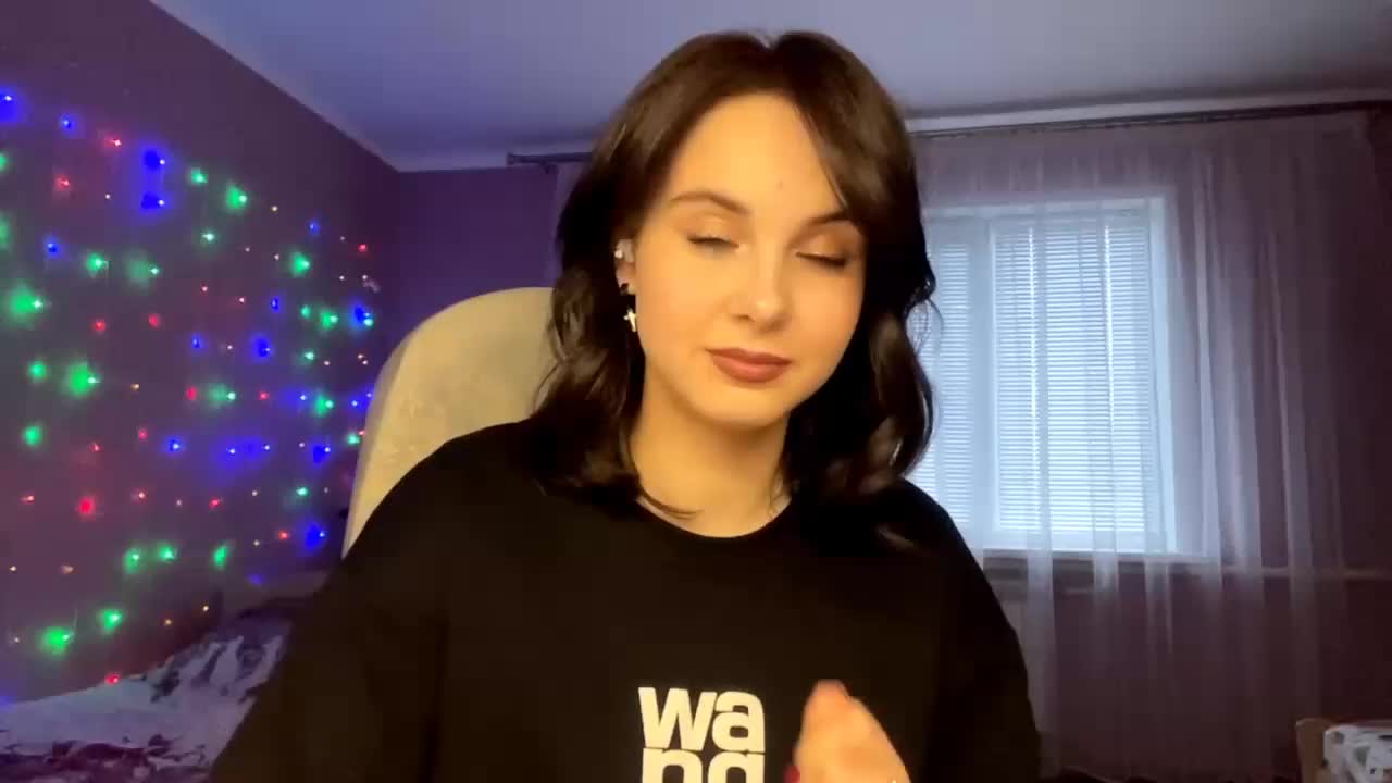 CANDY-LIPS-GIRL Cam Model Chat October 15, 2025