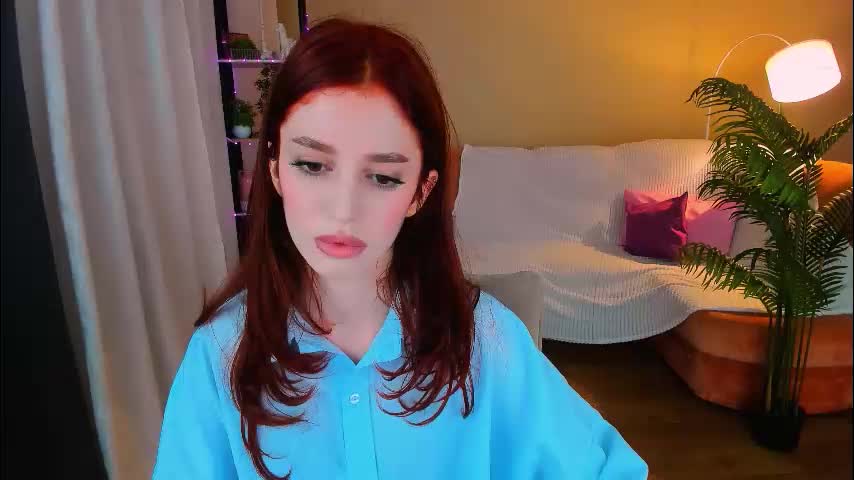 christinaconteeree Cam Model Chat October 15, 2025