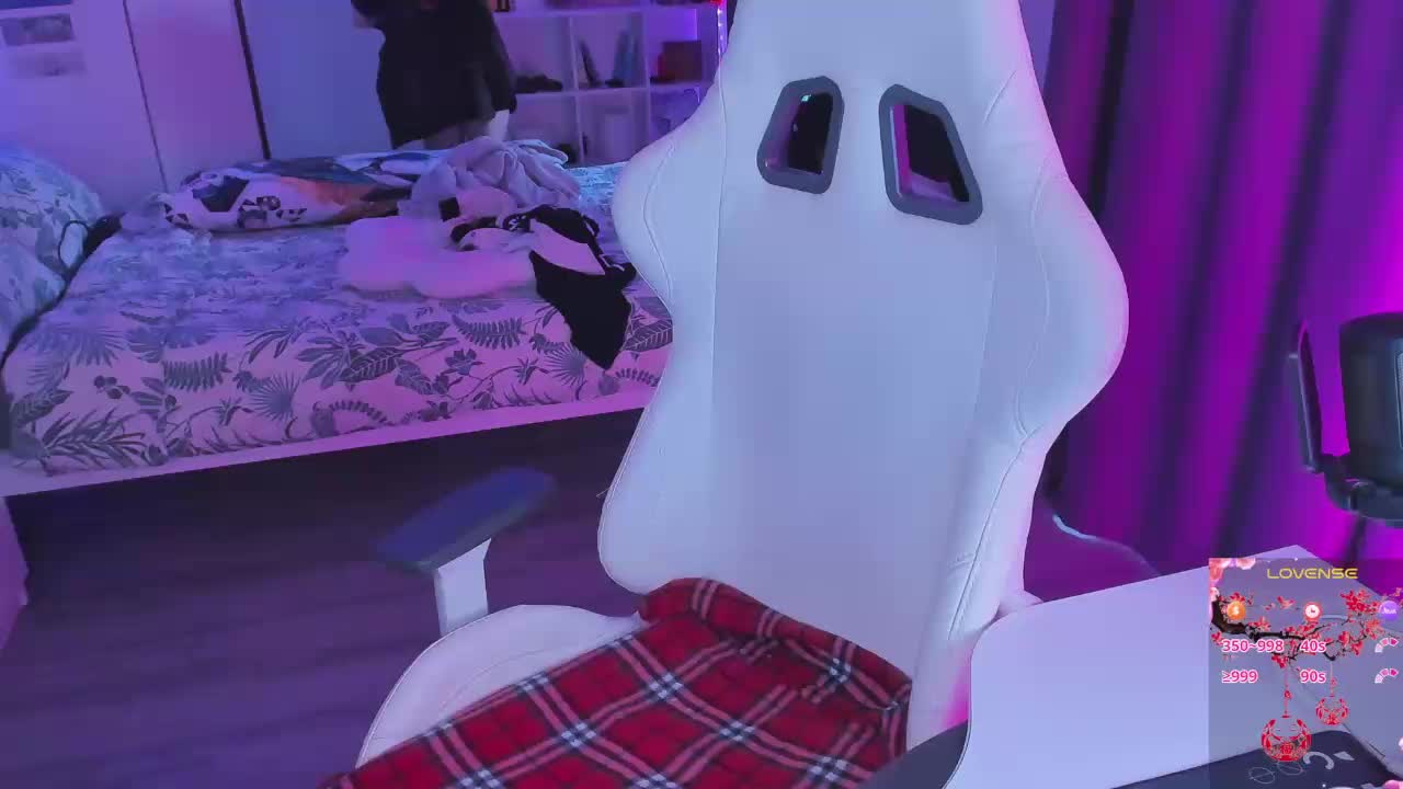 Yumi_Youkai Cam Model Chat October 15, 2025