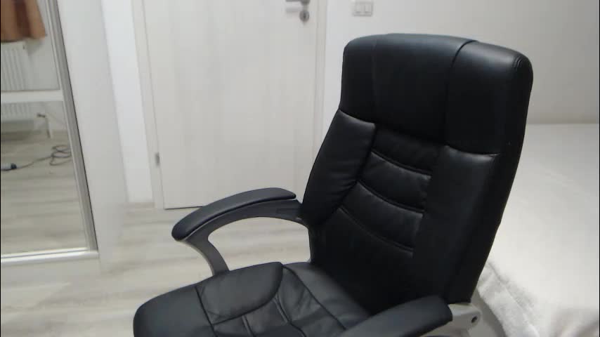 blue_eyes96 Cam Model Chat October 15, 2025